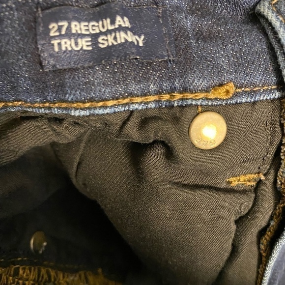 GAP DENIM REGULAR TRUE SKINNY DARK WASH WITH CUT OFF HEM SIZE 27 - Picture 3 of 5